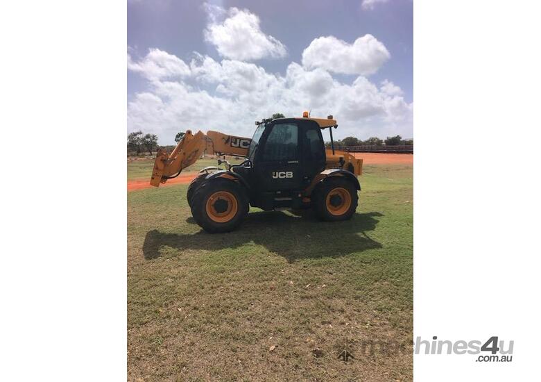 caption 2019 JCB 541-70 AGRI SUPER TELEHANDLER
