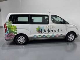 2014 Hyundai iMax  Petrol - picture0' - Click to enlarge