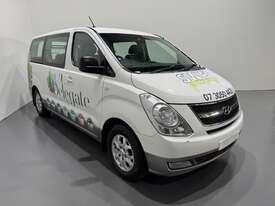 2014 Hyundai iMax  Petrol - picture1' - Click to enlarge
