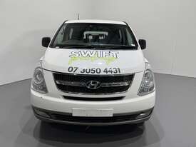 2014 Hyundai iMax  Petrol - picture2' - Click to enlarge