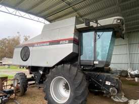 Gleaner R52 Header & Front - picture1' - Click to enlarge