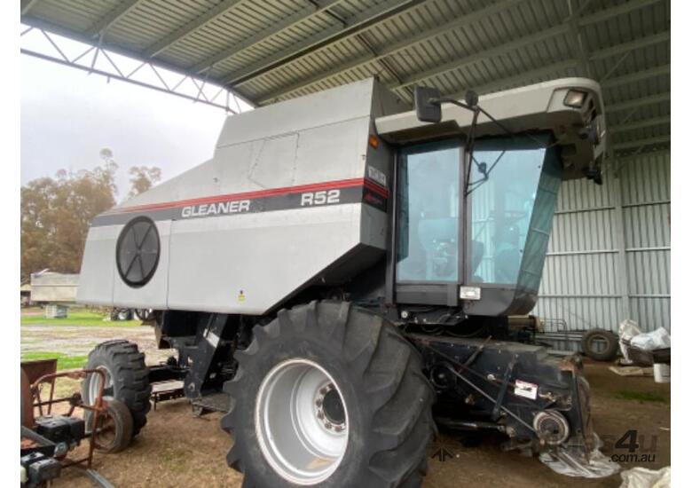 caption Gleaner R52 Header & Front