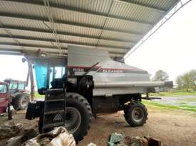 Gleaner R52 Header & Front - picture2' - Click to enlarge