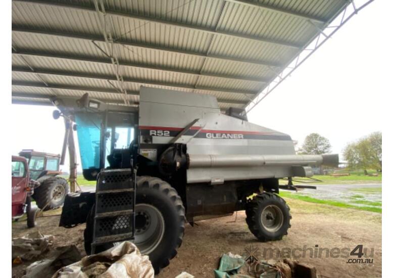 caption Gleaner R52 Header & Front