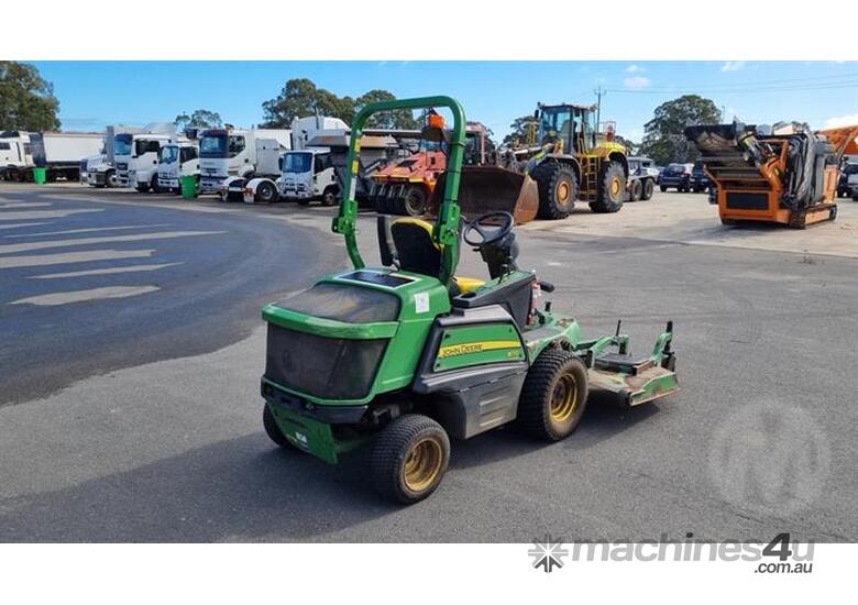 caption John Deere 1570