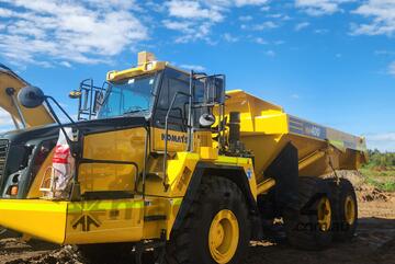 Komatsu   HM400-5
