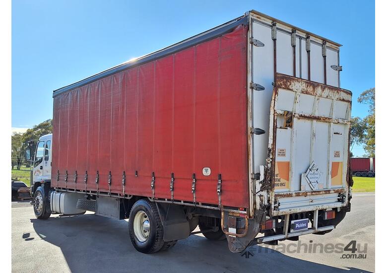 caption 2002 Isuzu FVR 950 Long Rigid Curtainsider
