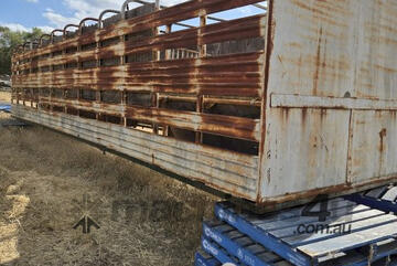 (8984) 34ft Stock Crate (Staughton Vale, VIC)