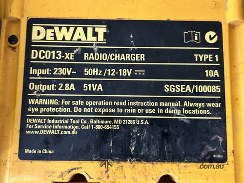 DeWalt DC013-XE Radio/Charger