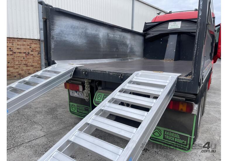 3.9m - 4Tonne  Heavy Duty Rubber Track Machinery Loading Ramps