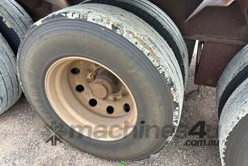 Barker 2017   Tri Axle Dolly