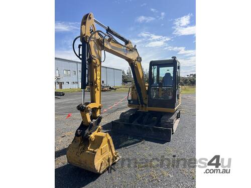 5.5 cat excavator