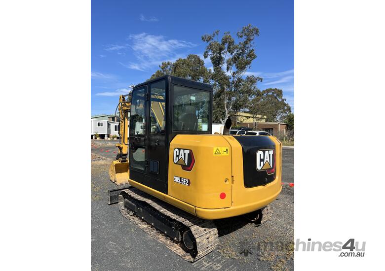 5.5 cat excavator