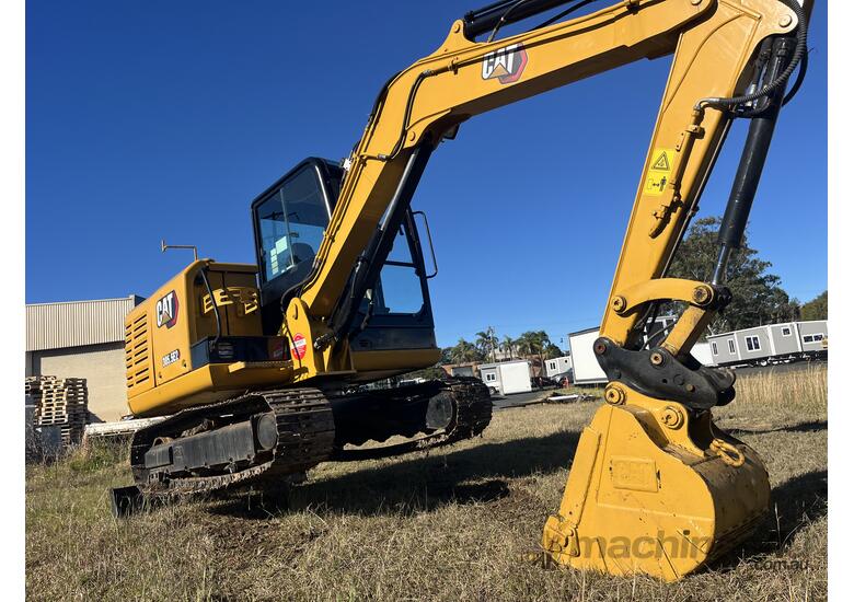 5.5 cat excavator