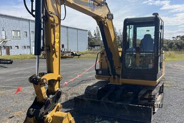 Caterpillar 5.5 cat excavator