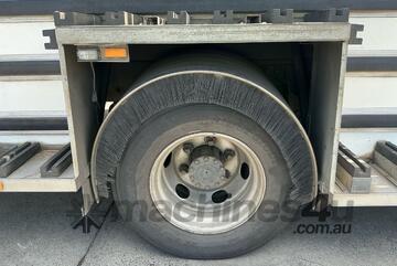 2009 Nissan UD MKB37A Glass A-Frame Truck