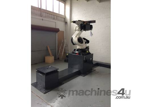 Kuka Robot Arm with HSD Spindle and Turntable. Fully Operational - Low Usage