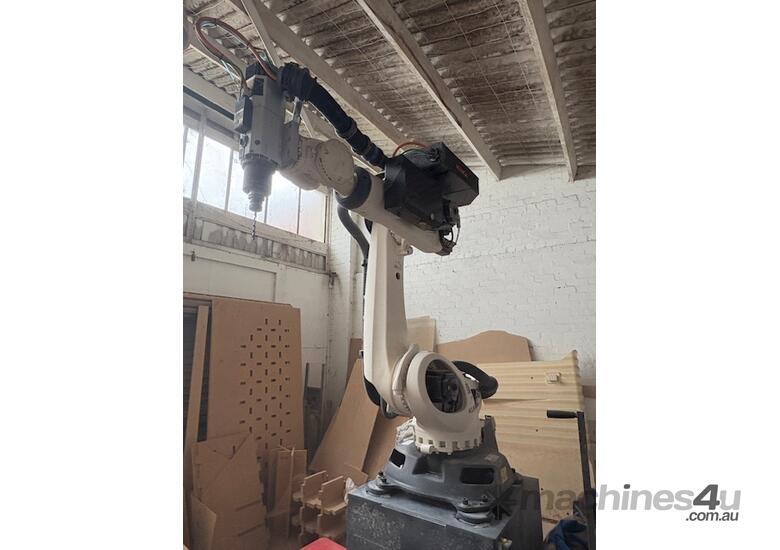 Kuka Robot Arm with HSD Spindle and Turntable. Fully Operational - Low Usage