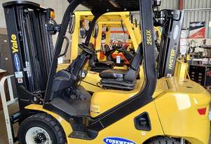 Runout Model Be Quick!!! Yale 2.5T Diesel Forklift