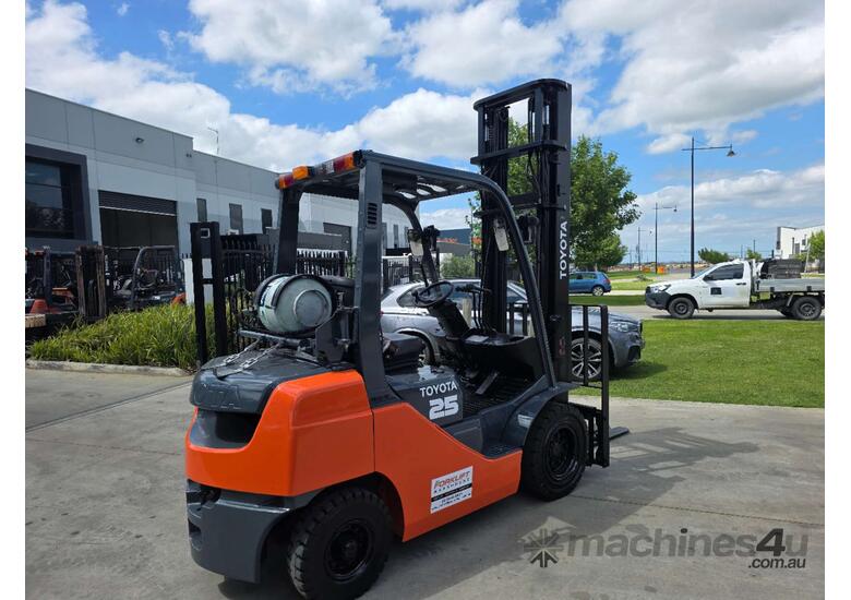 Toyota Forklift 2.5T with Tyne Postioners 2020 Model Low Hours (Unit#: U984)