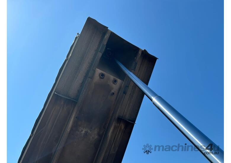 2012 Shephard Quad Axle Tipping Dog Trailer