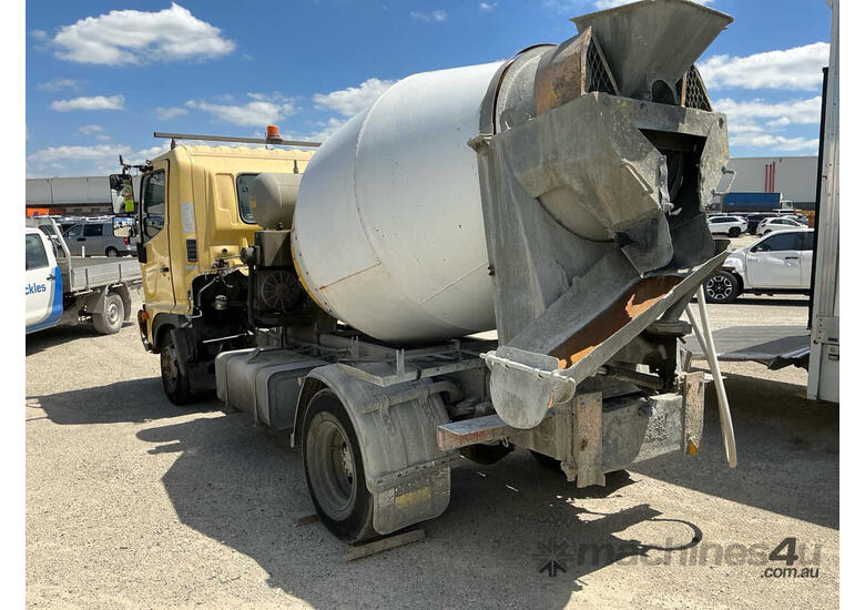 2014 Hino FC7J Concrete Mixer