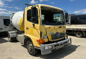 Hino 2014   FC7J Concrete Mixer