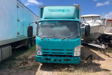 Isuzu 2013   NNR 200