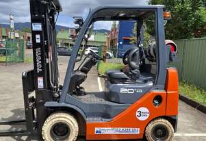 Wollongong Forklift: 2019 Toyota 2T LPG, 3-Stage Container Mast, 4.7m Lift!