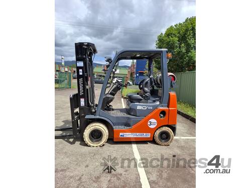 Wollongong Forklift: 2019 Toyota 2T LPG, 3-Stage Container Mast, 4.7m Lift!