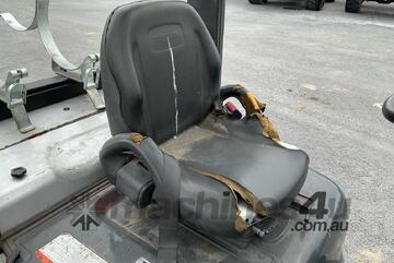 Nissan   P1F2A25DU Forklift