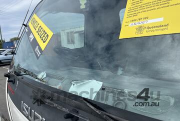 2006 Isuzu NPR N 4x2 Tray Truck