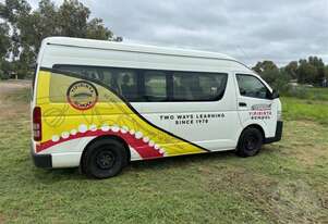 Toyota   Commuter 200