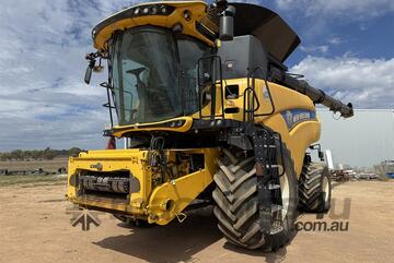 New Holland 2016   CR9.90