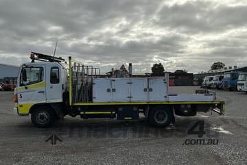 Hino 2004   FD1J 4x2 Tray Truck