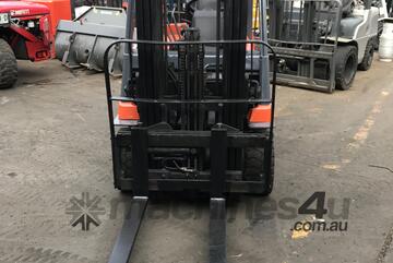 ACTIVE FORKLIFTS - TOYOTA 7FB20 Electric Forklift 4.3m Container Mast ACTIVE FORKLIFTS - TOYOTA 7FB20 Electric Forklift 4.3m Container Mast