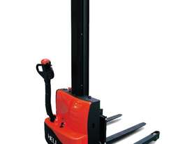 COMPACT 1000KG STACKER - picture0' - Click to enlarge