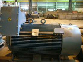 560 kw 750 hp 6 pole 6600v Squirrel Cage Motor - picture0' - Click to enlarge