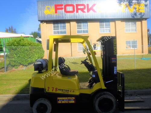 Refurbished 2.5 Tonne Hyster Gas Forklift - Low Hours, Container Mast