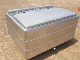 STAINLESS STEEL TANK, MILK VAT 660 LT - picture0' - Click to enlarge