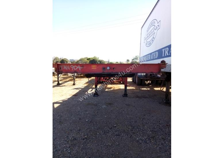 caption Custom Semi Skel Trailer