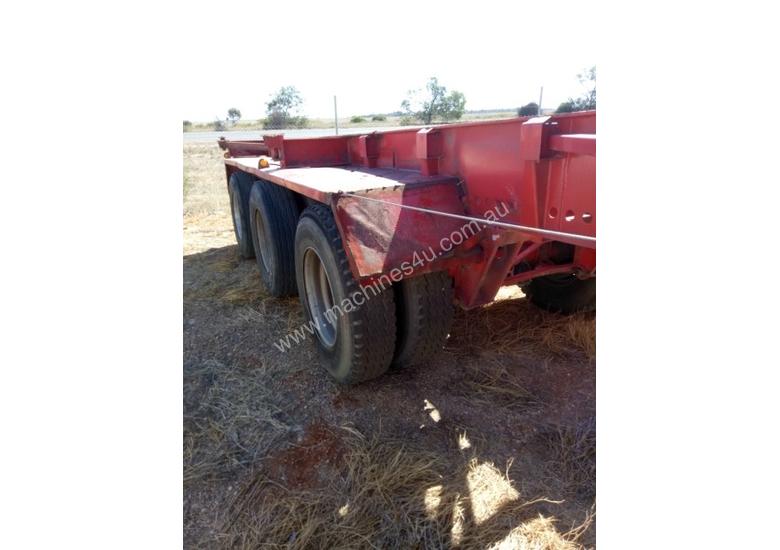 caption Custom Semi Skel Trailer