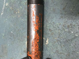 10 Ton Hydraulic Ram Power Team Porta Power Cylinder - picture0' - Click to enlarge
