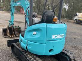 Excavator Kobelco - picture0' - Click to enlarge