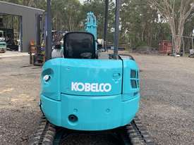 Excavator Kobelco - picture1' - Click to enlarge