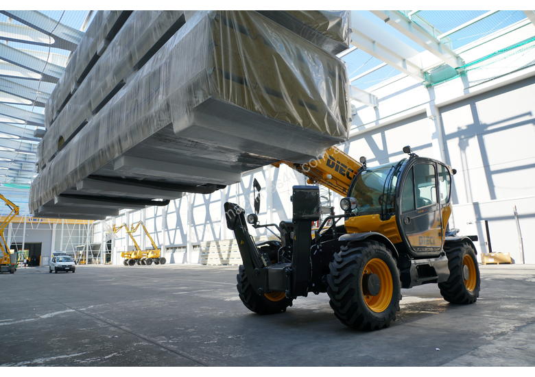 caption Dieci Icarus EWP 40.17 - 4T / 16.6 Reach EWP Telehandler - HIRE NOW!