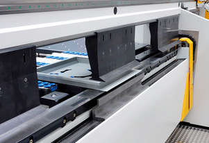 RAS UpDownCentre-2 - Semi-automatic folding with automatic tool changer
