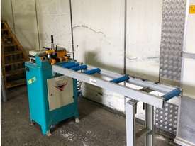 Luna End Milling Machine - picture0' - Click to enlarge