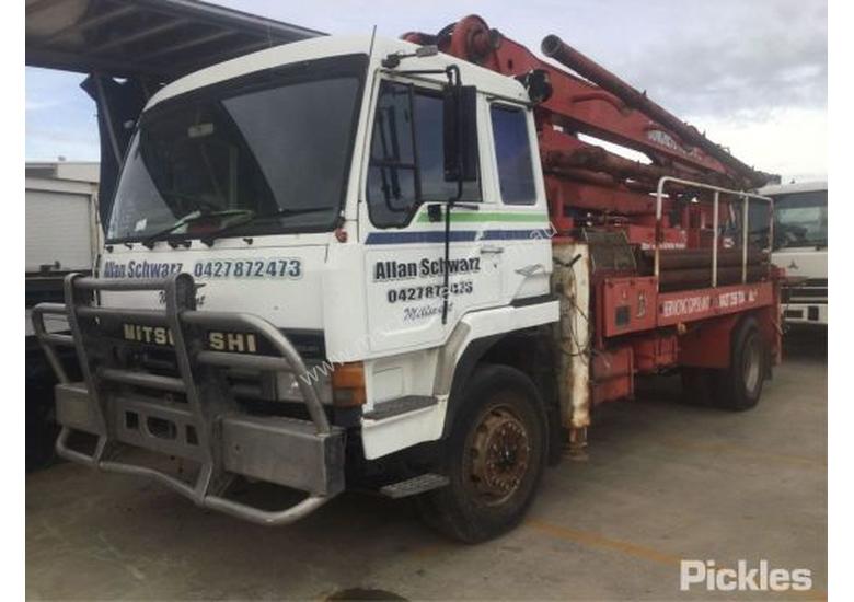 caption 1993 Mitsubishi FP418
