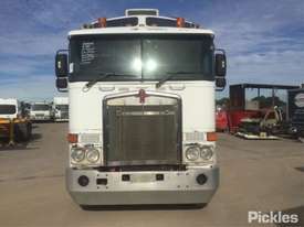2009 Kenworth K108 - picture1' - Click to enlarge